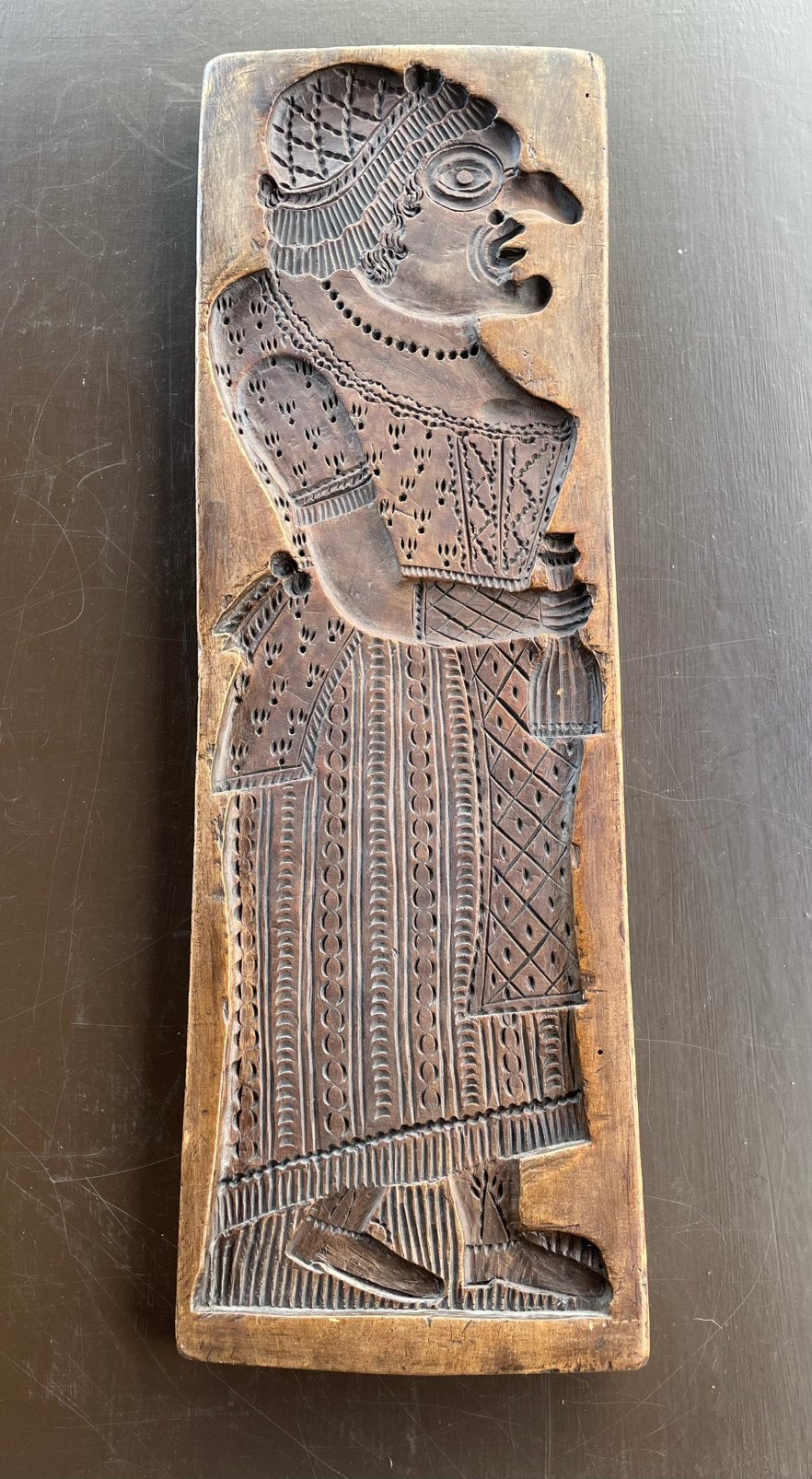 Grote antieke dubbelzijdige speculaasplank (koekplank), Enlèvement, Bois, Femme