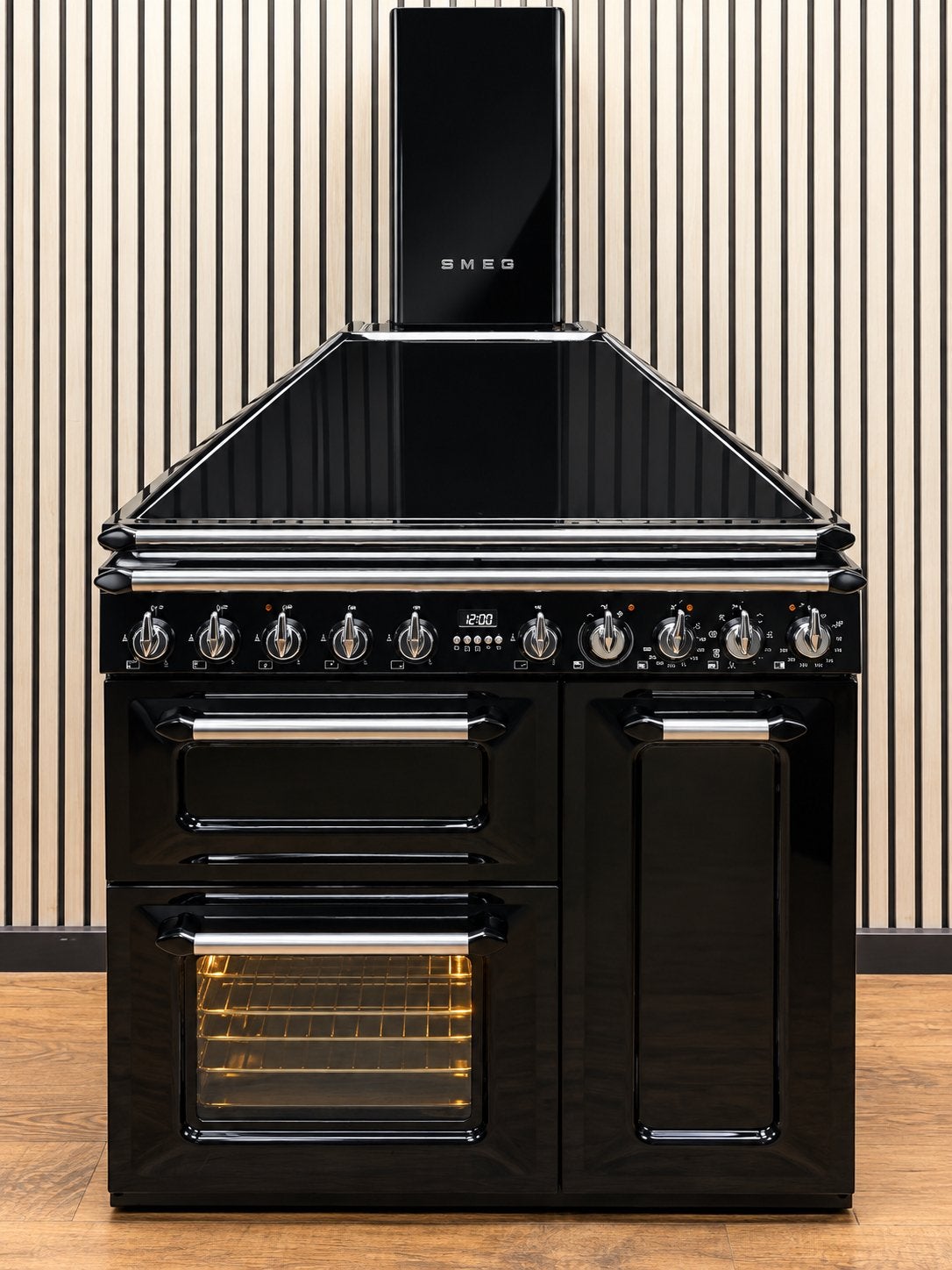 Luxe Smeg Fornuis zwart hoogglans Incl. Afzuigkap 90x65 cm, Ophalen of Verzenden, Zo goed als nieuw