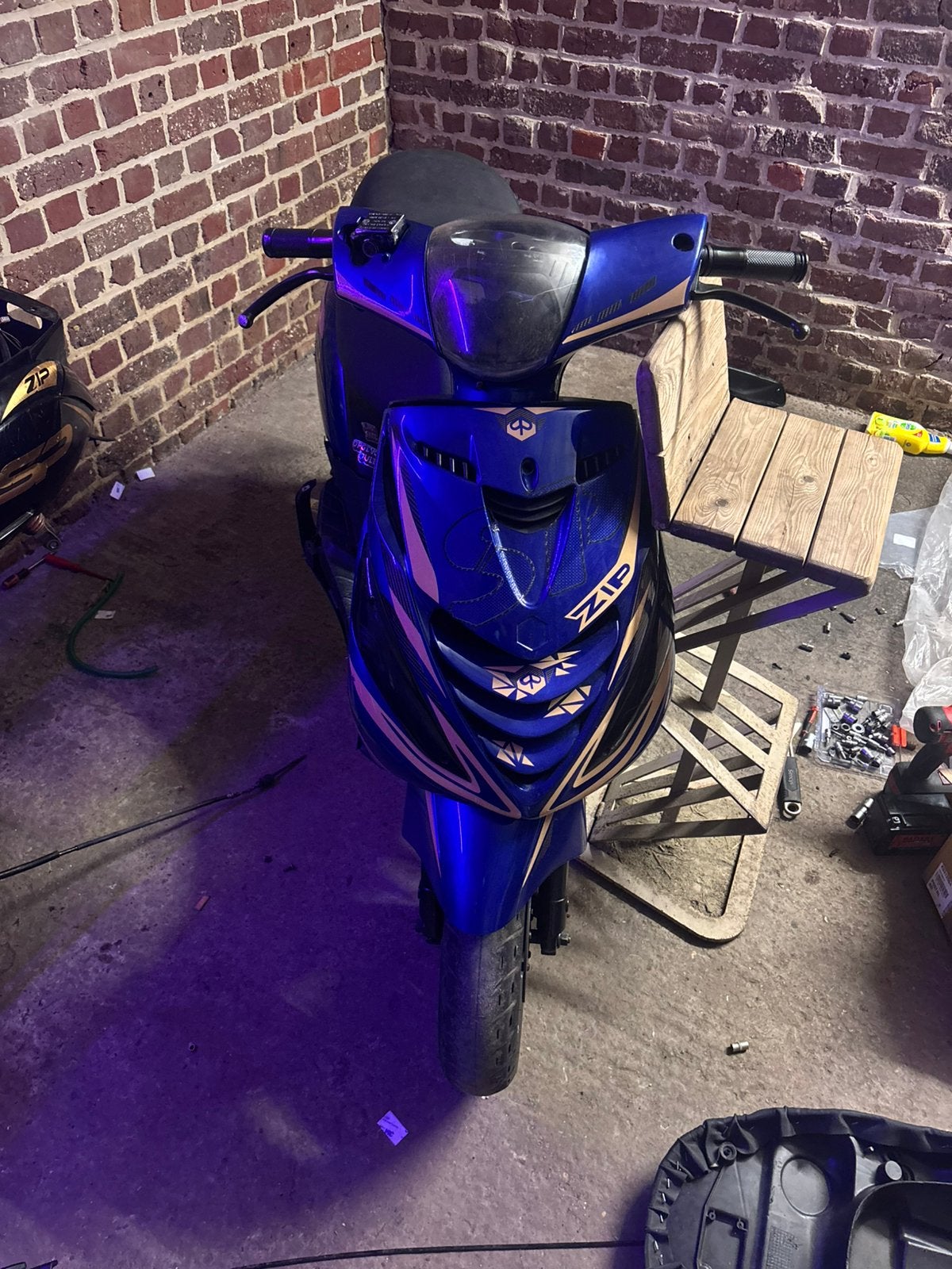 Zip 70cc a klasse, Fietsen en Brommers, Scooters | Piaggio, Zo goed als nieuw, Zip, Ophalen of Verzenden