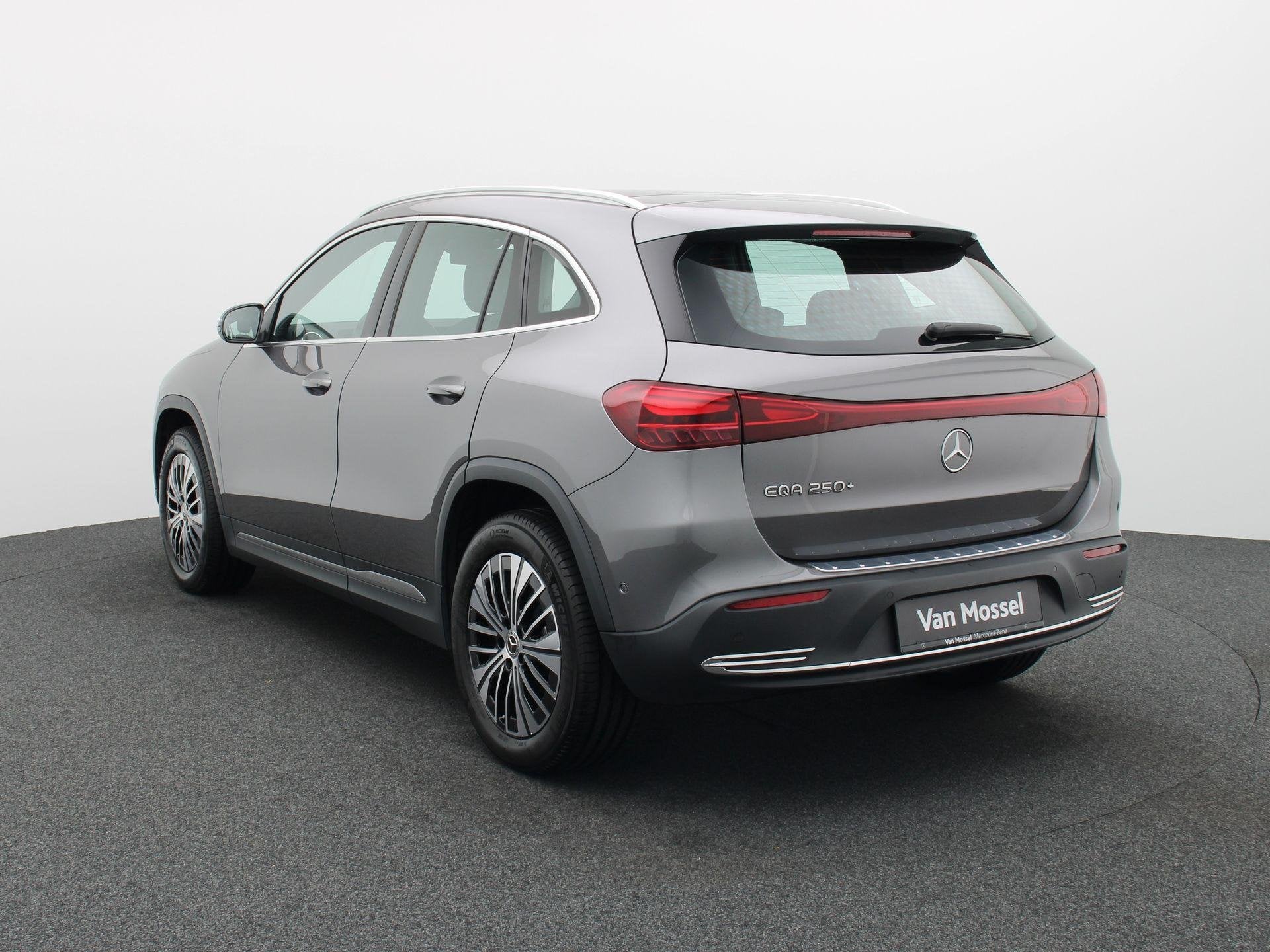 Mercedes-Benz EQA 250+ Luxury Line + PANORAMISCH DAK + CARPL, Auto's, Mercedes-Benz, Dealer onderhouden, Stof, Gebruikt, 547 km