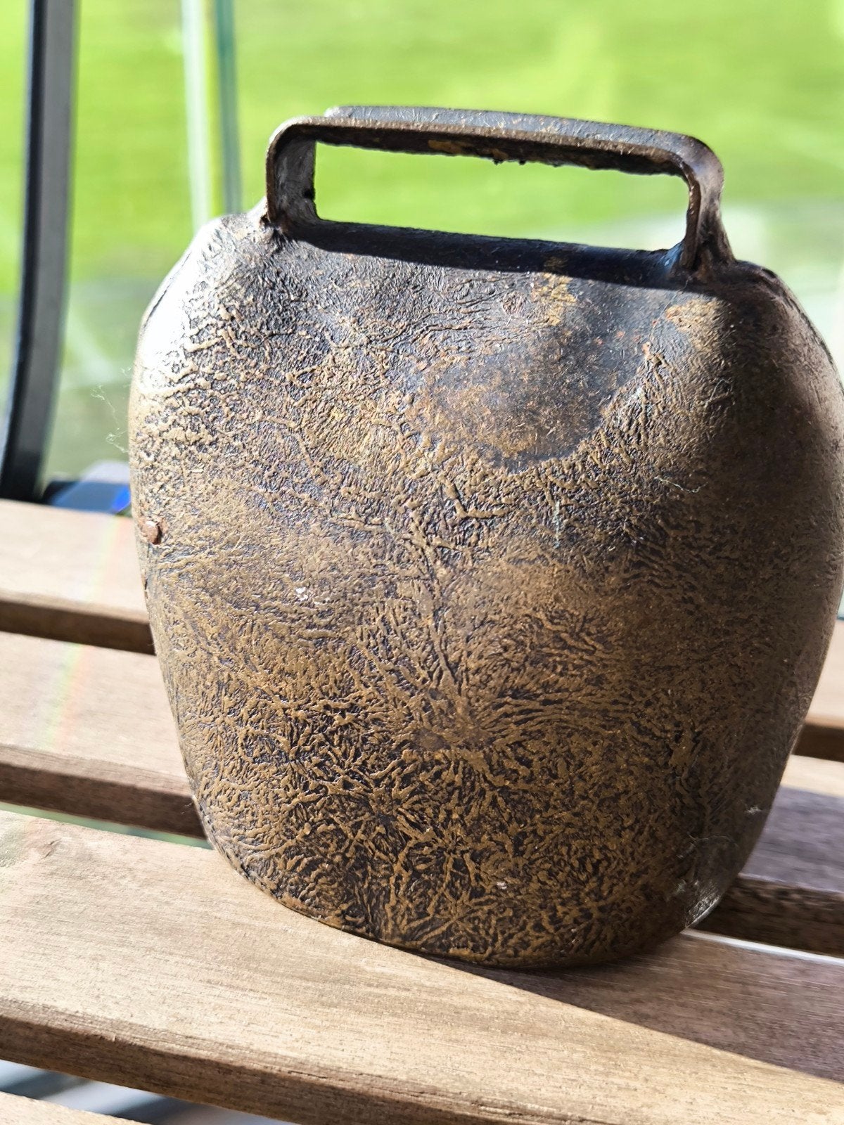 Cloche de vache en métal avec battant, Ophalen of Verzenden, Grijs, Metaal