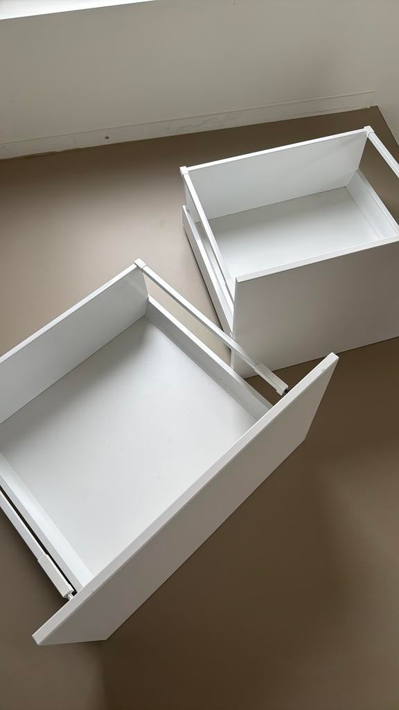 Ikea lade, Enlèvement, Comme neuf