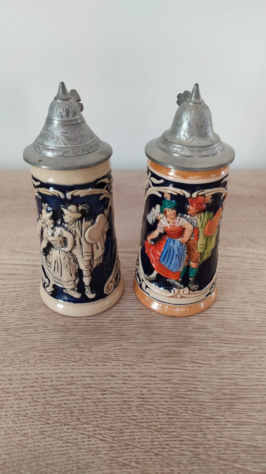 Set van 2 vintage mokken met identieke patronen, Antiek en Kunst, Ophalen of Verzenden
