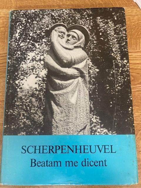 Scherpenheuvel - Beatam me dicent, Boeken, Ophalen of Verzenden, 20e eeuw of later, Gelezen
