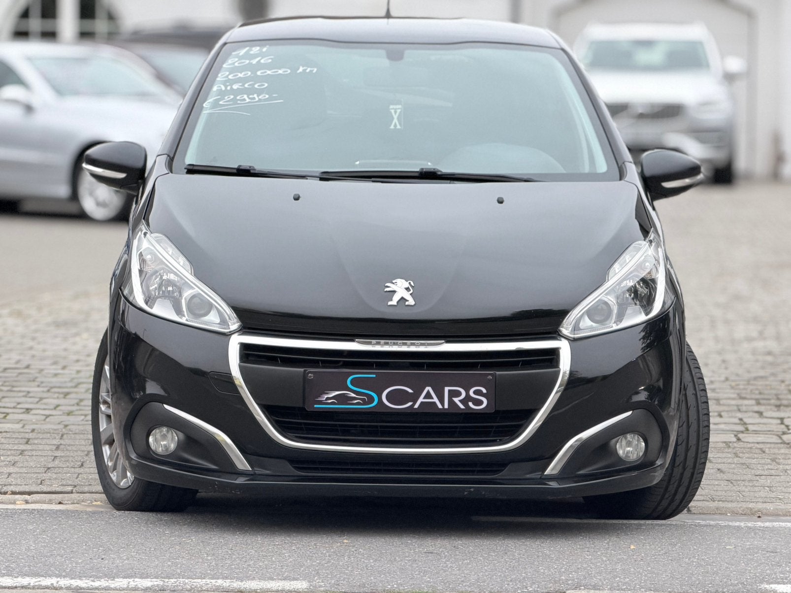 Peugeot 208 1.2i ** 2016 ** Navi ** Airco **, Voorwielaandrijving, Euro 6, https://public.car-pass.be/vhr/b04dbe75-743c-4d67-a1d9-0c1954562528
