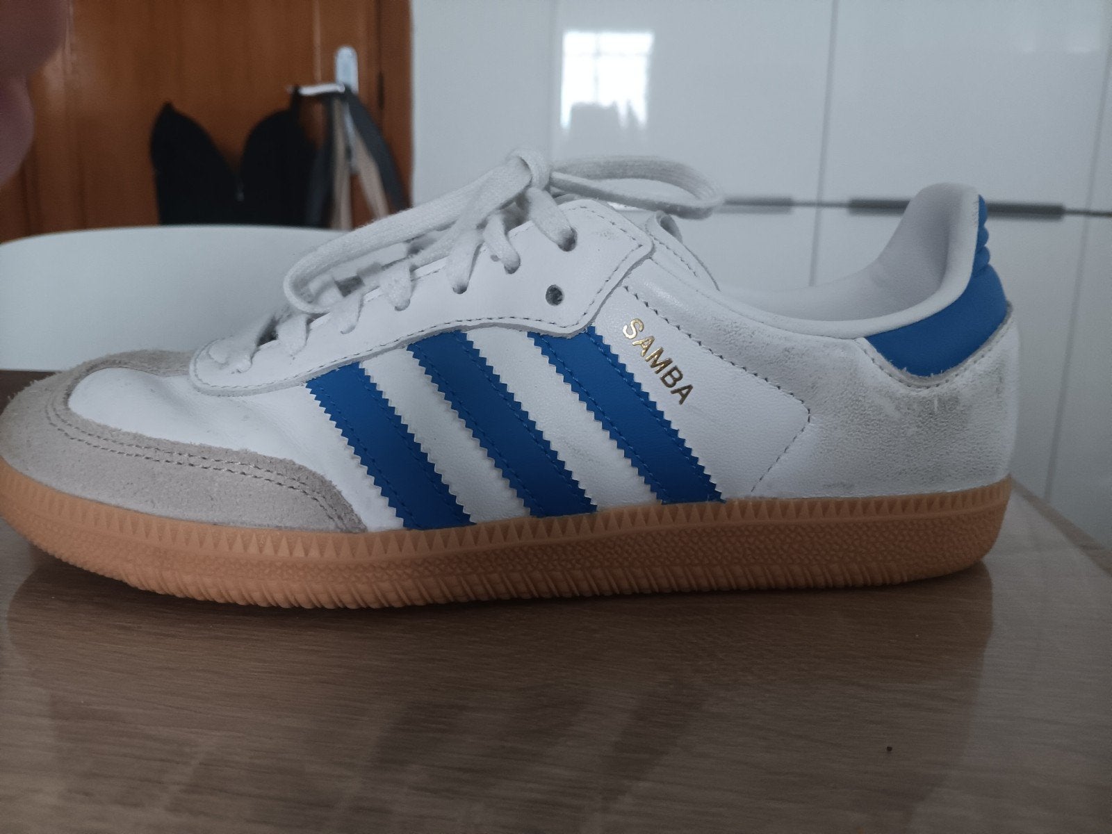 Chaussures Adidas, Adidas, Porté, Blanc, Baskets