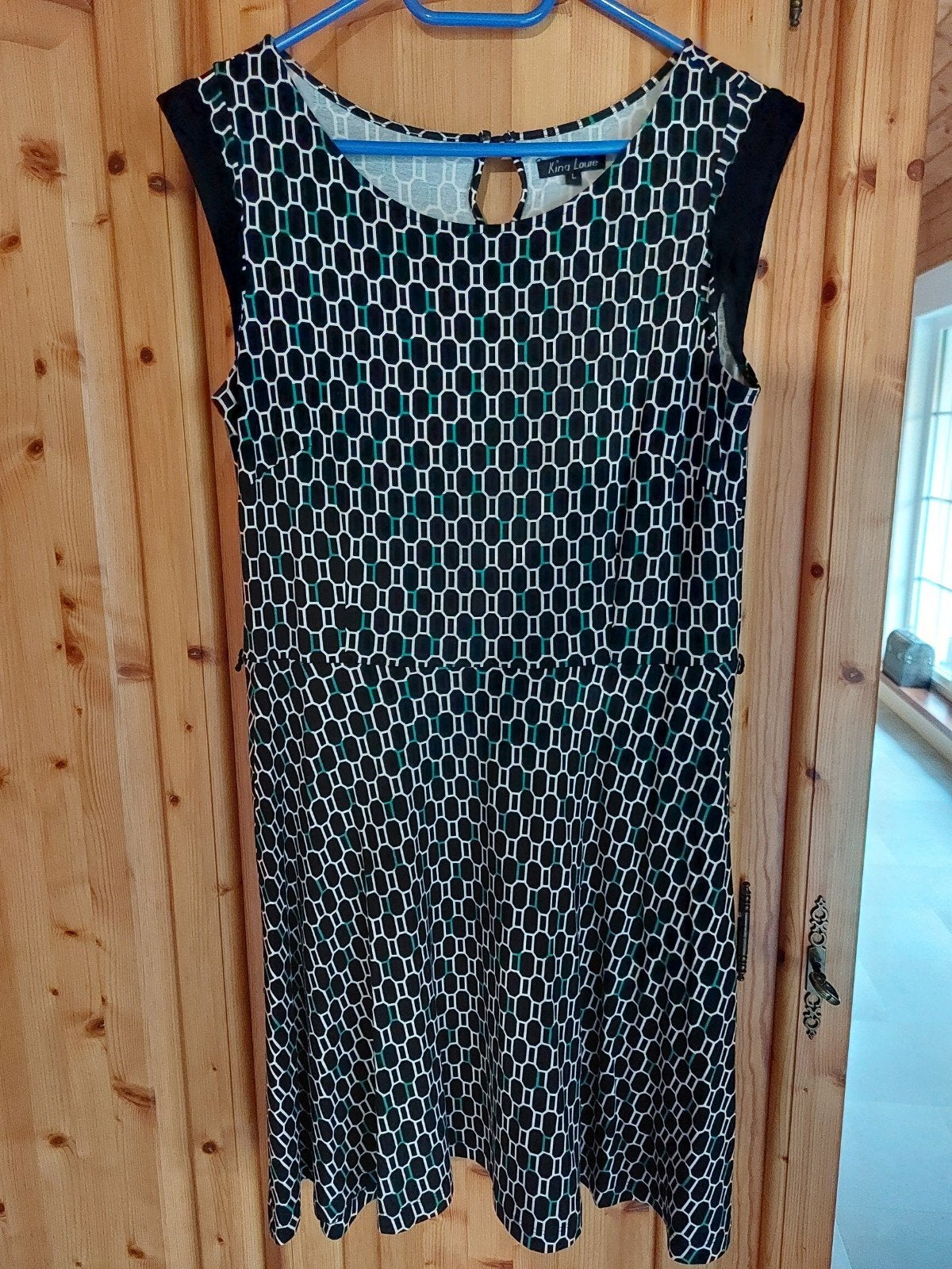 King Louie jurk print groen/zwart/wit, Kleding | Dames, Zwart, Maat 42/44 (L), Ophalen of Verzenden, Knielengte