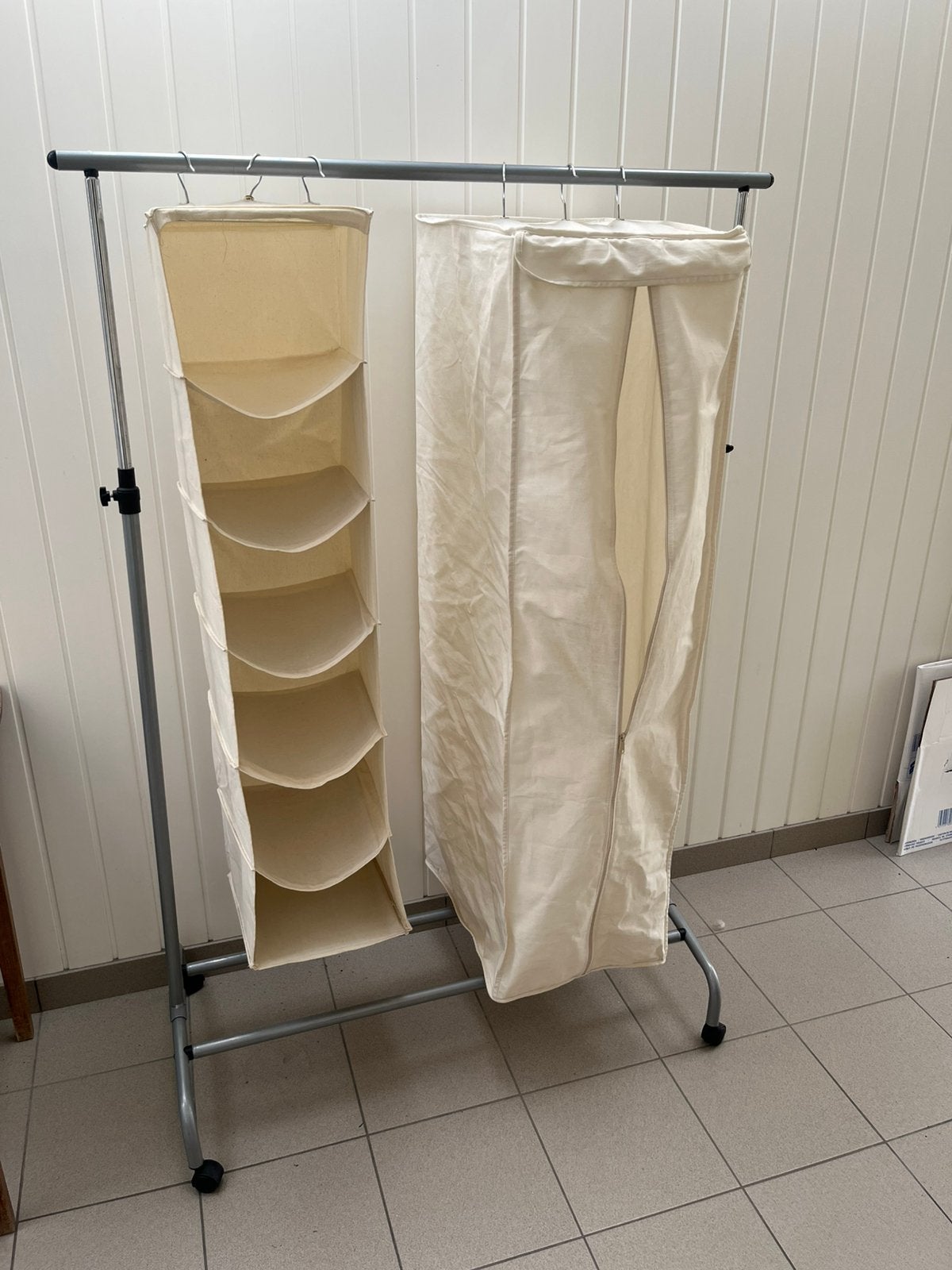 Kledingrek op wieltjes met opbergzakken, Vêtements | Femmes, Portants à vêtements, Utilisé, Avec roues, Enlèvement