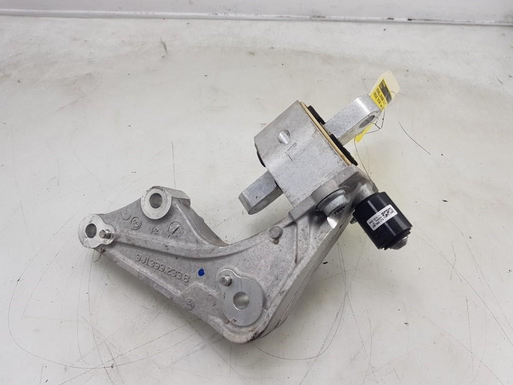 VERSNELLINGSBAKSTEUN Porsche Taycan (Y1A) (01-2019/12-2023), Auto-onderdelen, Gebruikt, Porsche