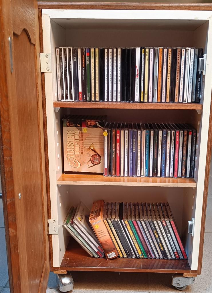 cd collectie met CD-kastje op wieltjes, Enlèvement, Utilisé, Opéra ou Opérette