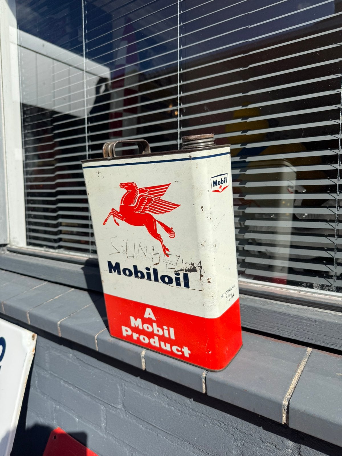 Grand bidon d'huile Mobiloil 5 litres, Collections, Enlèvement ou Envoi, Utilisé, Autre, Autres marques