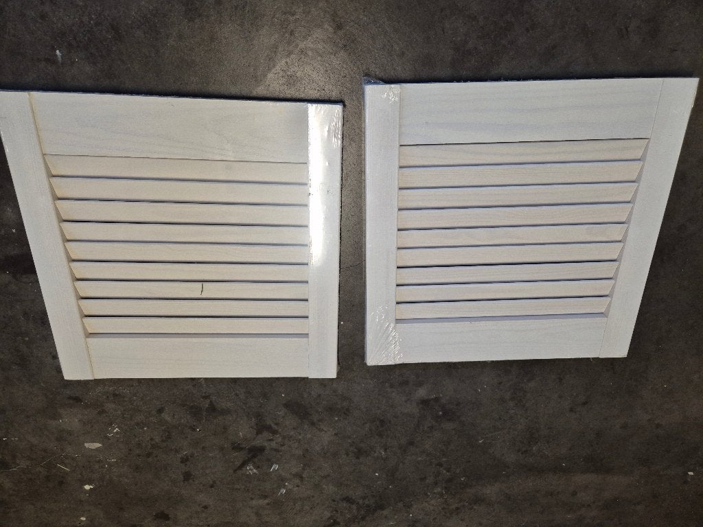 2 Kastdeurtjes met lamellen, Doe-het-zelf en Bouw, Deuren en Vliegenramen, Ophalen, Minder dan 80 cm, Overige typen, Minder dan 200 cm
