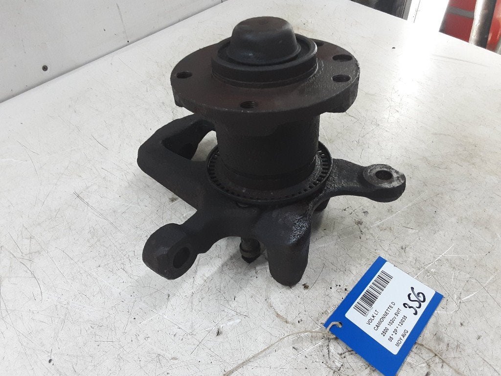 WIELNAAF LINKS VOOR Volkswagen LT II (01-1996/07-2006), Auto-onderdelen, Gebruikt, Volkswagen
