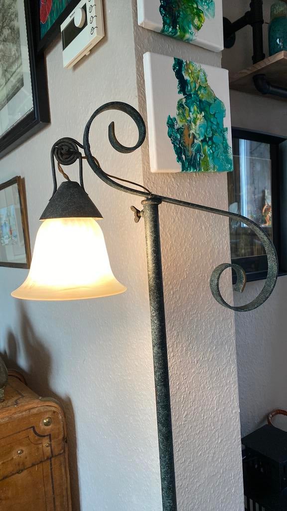 Très joli ancien lampadaire, Enlèvement, Comme neuf, Verre