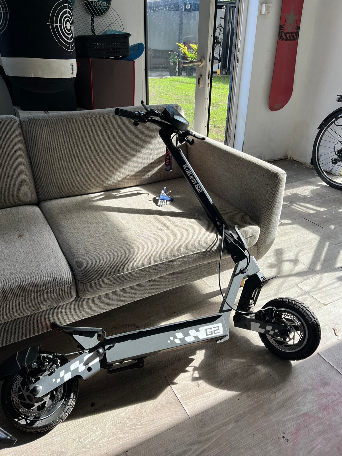 Custom g2 full white, Fietsen en Brommers, Ophalen, Zo goed als nieuw, Elektrische step (E-scooter)