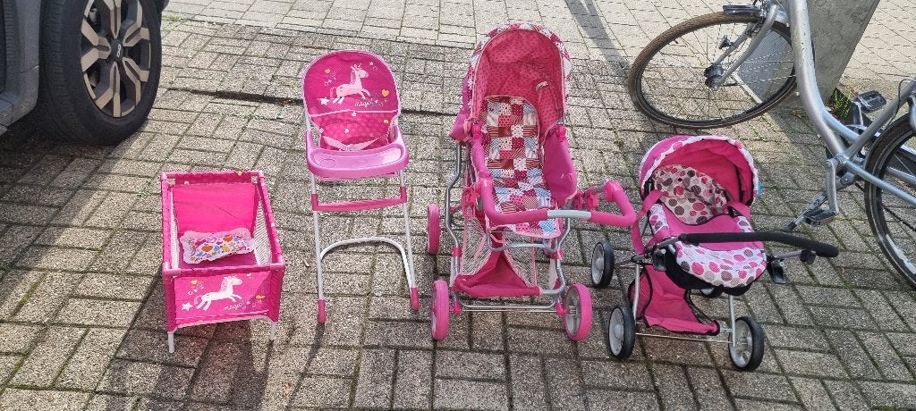 Poppenwagens kinderstoel en bedje, Kinderen en Baby's, Ophalen, Zo goed als nieuw, Babypop