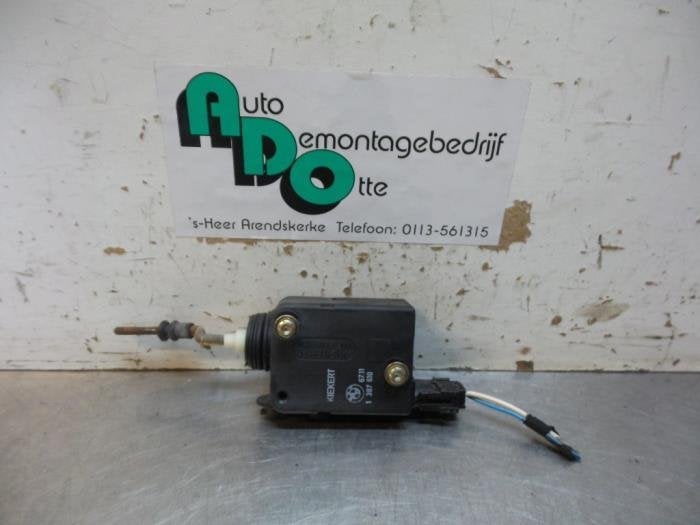 Moteur de verrouillage clapet réservoir d'un BMW 3-Serie (3, -, Utilisé, -, Enlèvement ou Envoi