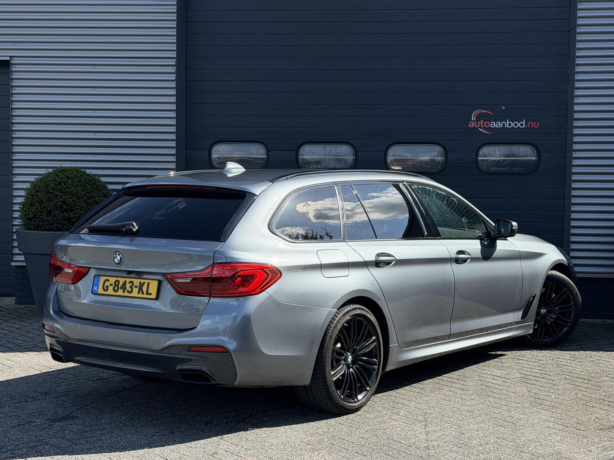 BMW 5-serie Touring 530d High Executive M-Sport | 360* Camer, Automaat, Achterwielaandrijving, Gebruikt, Euro 6