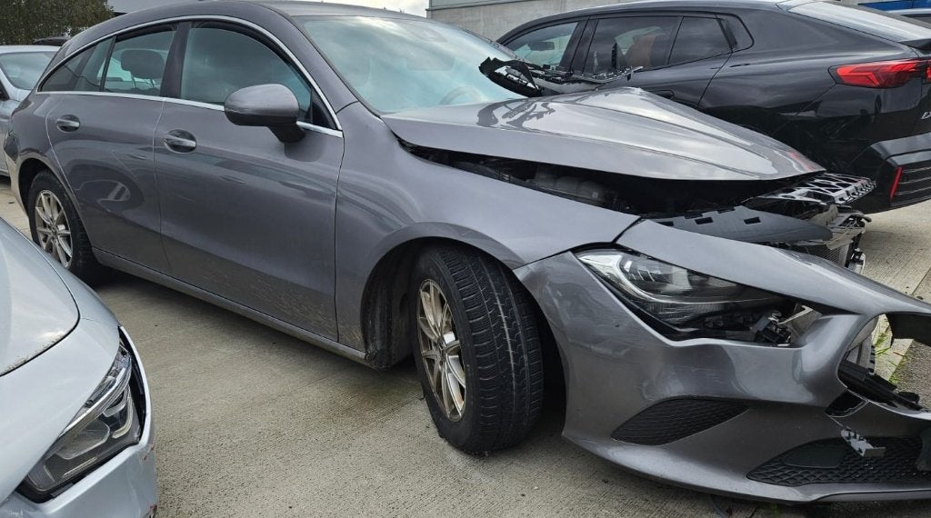 Mercedes-Benz CLA 180 d ACCIDENTEE BOITE AUTO AIRCO GPS, Achat, Euro 6, Entreprise, Noir
