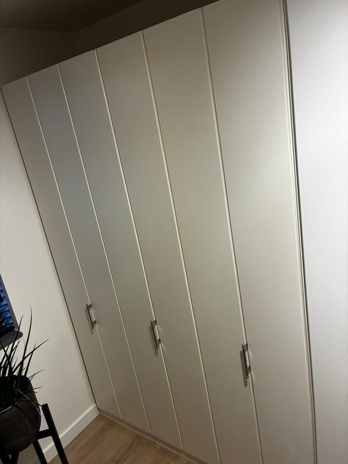 Witte kledingkast 223x151x59 cm, Huis en Inrichting, Kasten | Kleerkasten, Ophalen, Zo goed als nieuw