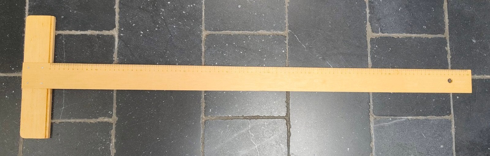 Houten T liniaal, Ophalen, Gebruikt