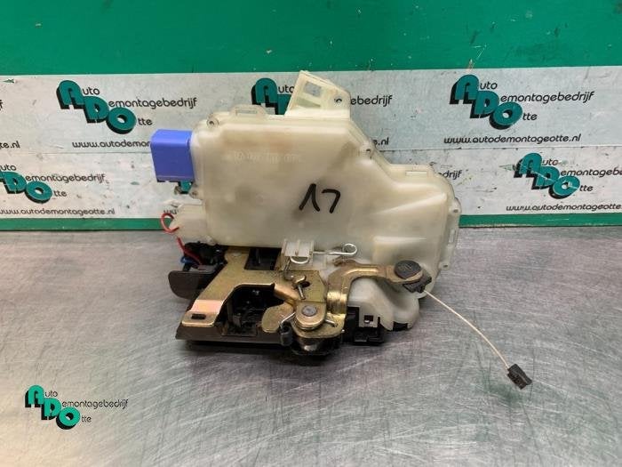 Deurslot Mechaniek 4Deurs links-voor van een Volkswagen Jett, Gebruikt, -, Volkswagen, -