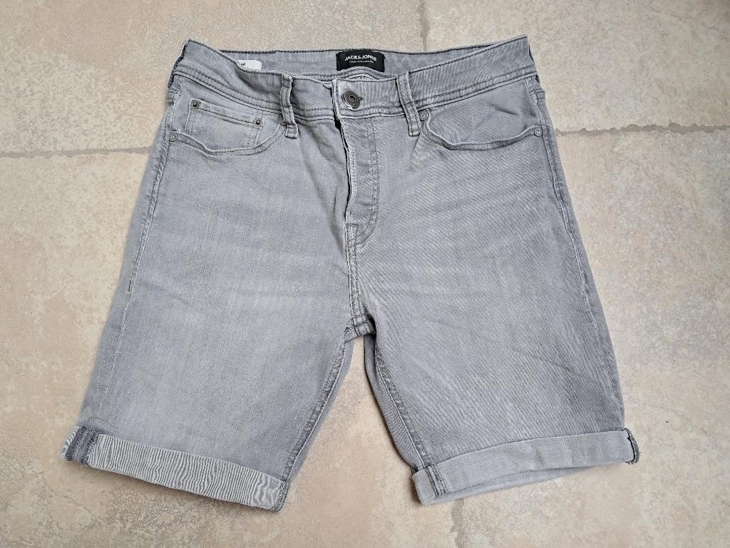 Merk Jack & Jones: jeans short mt 170 - 176, Enfants & Bébés, Vêtements enfant | Taille 170, Pantalon, Garçon, Enlèvement ou Envoi