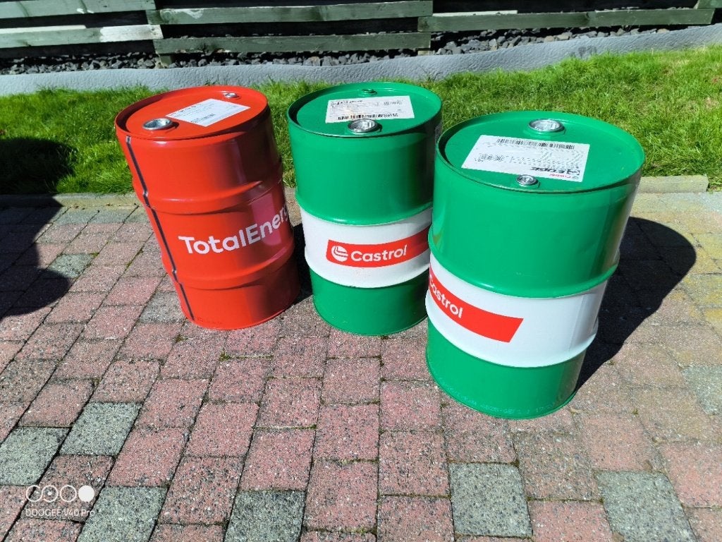 Vat staal 60L met schroefdop,4 st. ter beschikking., Tuin en Terras, Minder dan 75 liter, Ophalen, Zo goed als nieuw, Metaal
