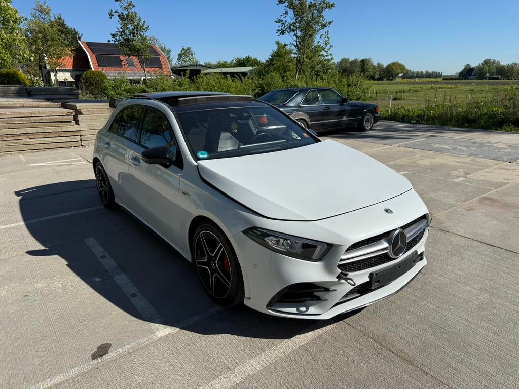 Mercedes A35 AMG 306 Pk | Dommages causés à un véhicule, Autos, Mercedes-Benz, Particulier, Toit panoramique, Entretenue par le concessionnaire