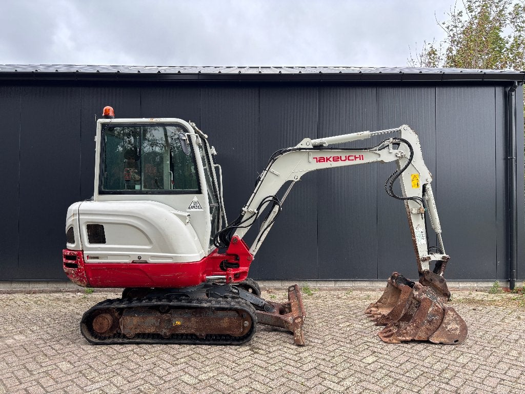 Excavatrice Takeuchi TB230 2016 Mini pelle 3000 kg, Enlèvement