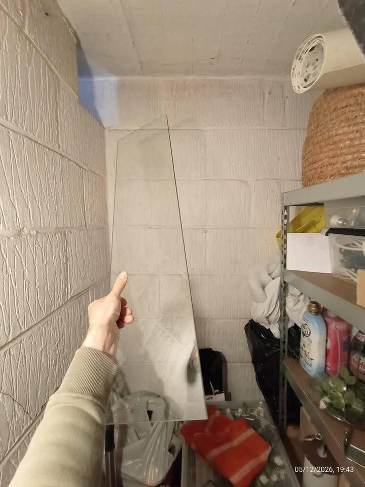 A DONNER tablette verre, Enlèvement, Comme neuf