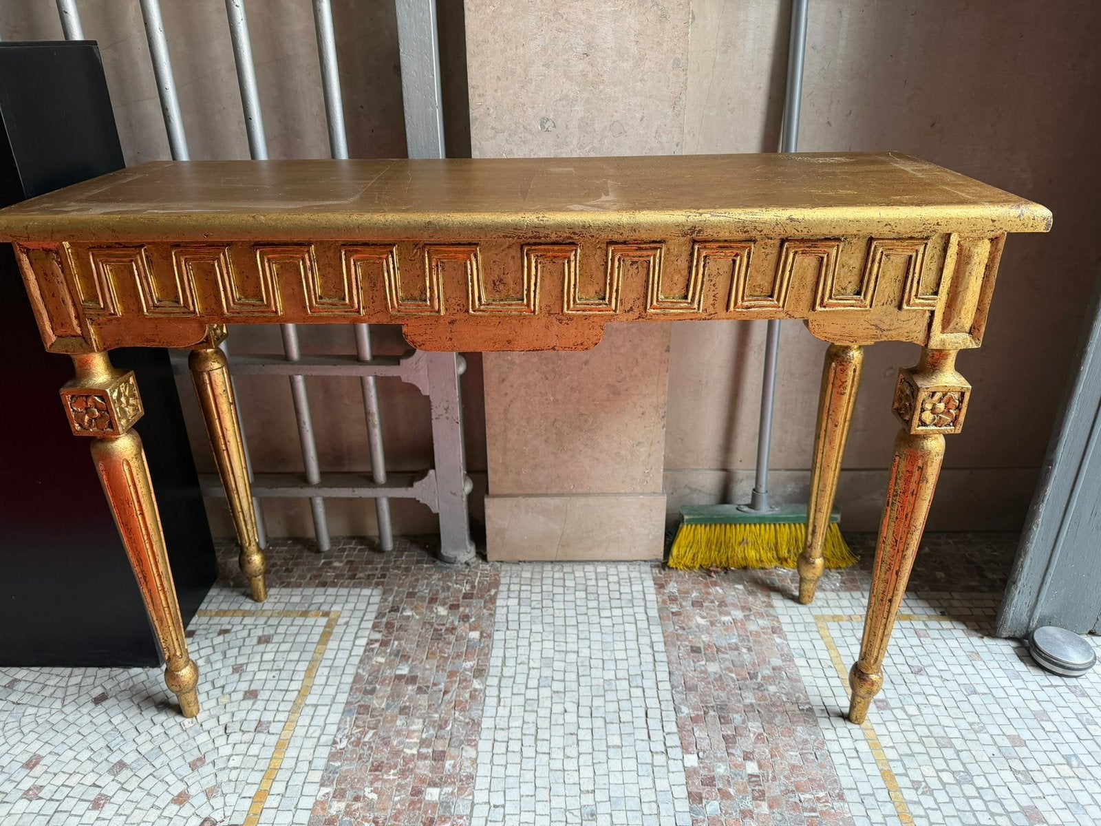 Muurtafel Goud, Ophalen, Zo goed als nieuw