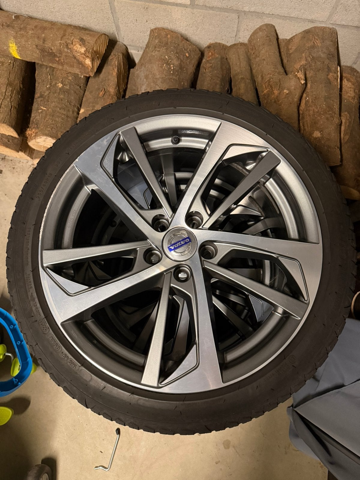 Volvo velgen 235/40 R18, Auto-onderdelen, Ophalen, Velg(en)