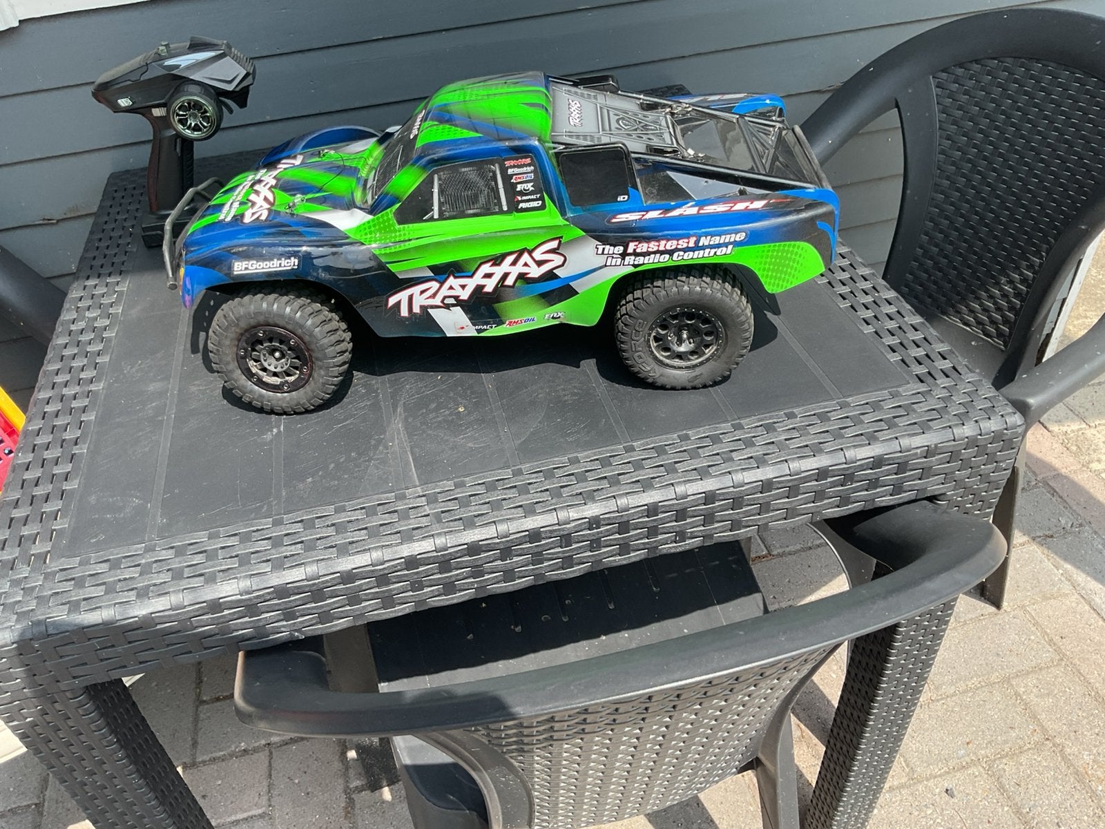 Traxxas slash 4x4, Hobby & Loisirs créatifs, Modélisme | Radiocommandé & Téléguidé | Voitures, Échelle 1:10, Enlèvement ou Envoi