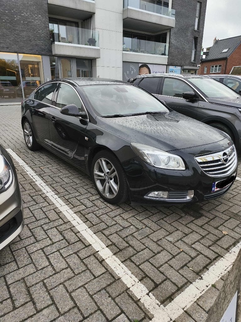 Opel Insignia 2.0 CDTI bj 2011 248000 km rijd als nieuw, Auto's, Zwart, Zwart, 5 deurs, Particulier