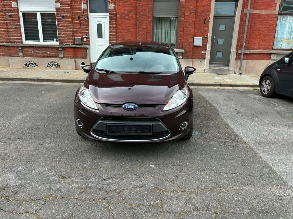 FORD FIESTA 1.3 ESSENCE 2009 129000KM, Autos, Euro 5, Achat, Entreprise, Boîte manuelle