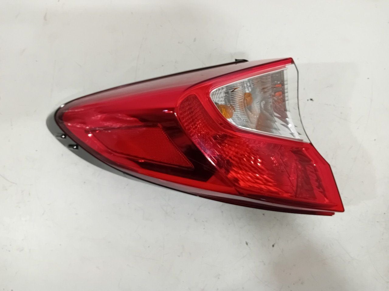 Achterlicht links buiten Toyota C-HR, Onderdelen@venauto.nl, Van der Ven Autorecycling B.V., Ettenseweg 76, 4706 PB Roosendaal, The Netherlands