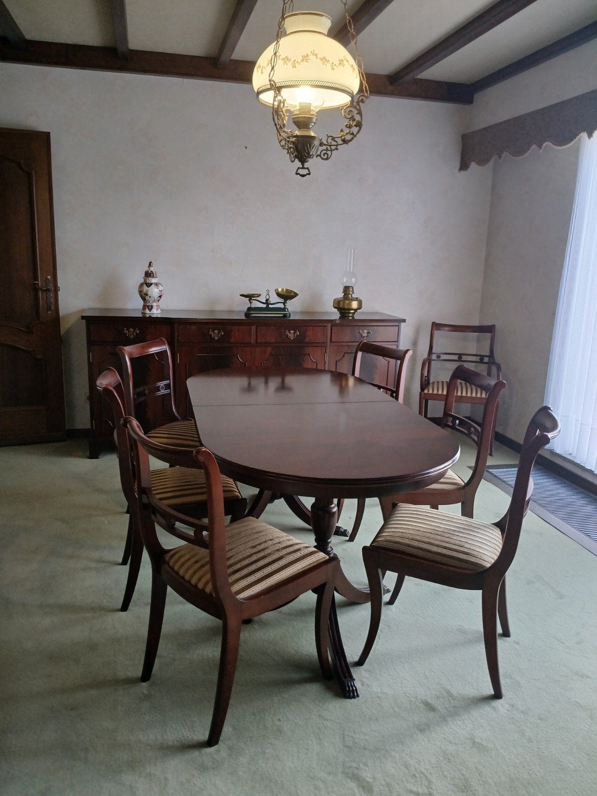 eetkamerset, Huis en Inrichting, Ophalen, Gebruikt, Donker glad hout  met nerven, 6 tot 8 stoelen