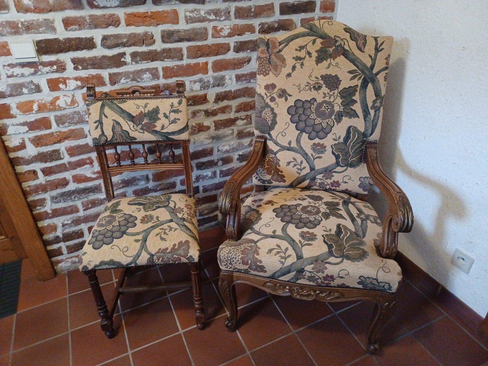 Antieke stoel en zetel(niet antiek)., Antiquités & Art, Enlèvement