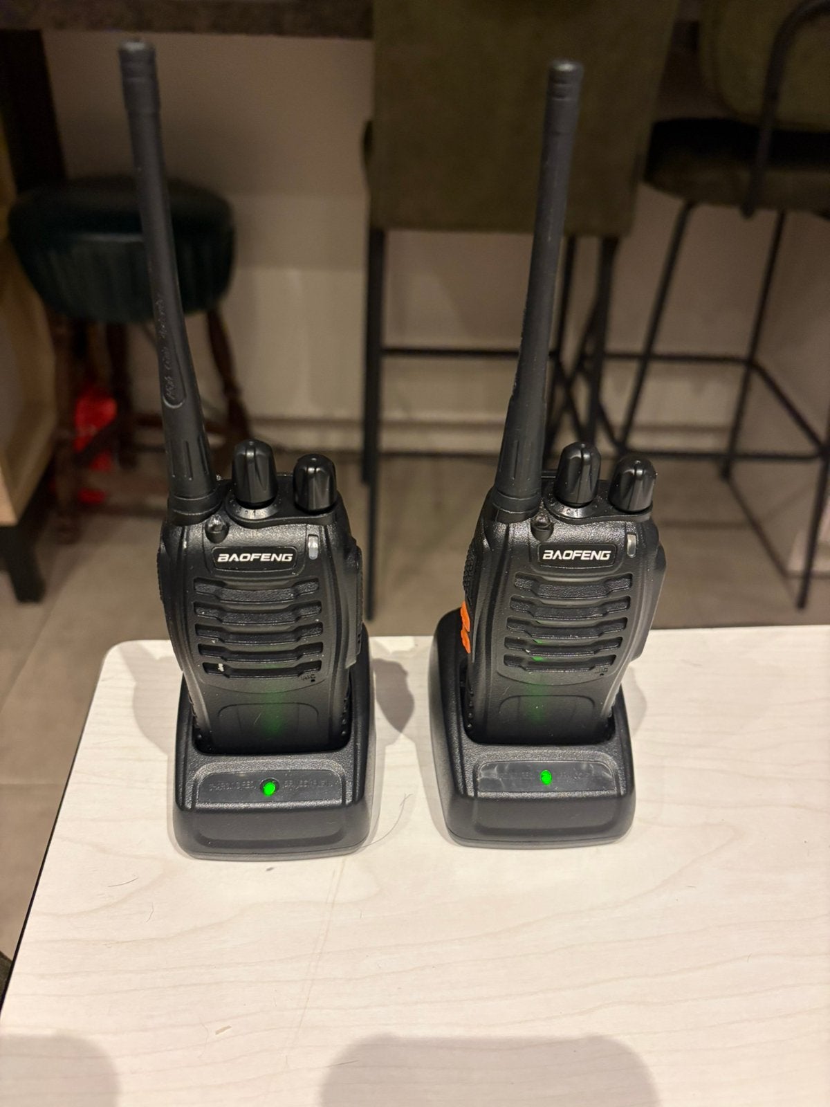 2 portofoons Baofeng met thuislader en 2 extra accu’s, Télécoms, Talkies-walkies & Walkies-talkies, Talkie-walkie ou Walkie-talkie