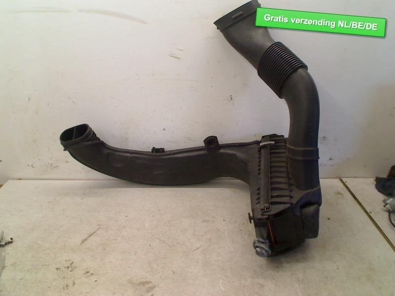LUCHTFILTERHUIS BMW X6 (E71 / E72) (13718508199), Gebruikt, BMW, Petuelring 130
80809  München, DE, Bayerische Motoren Werke AG