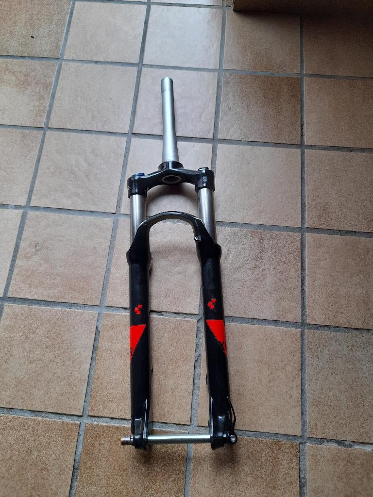 Fourche vtt, Fietsen en Brommers, Ophalen, Zo goed als nieuw