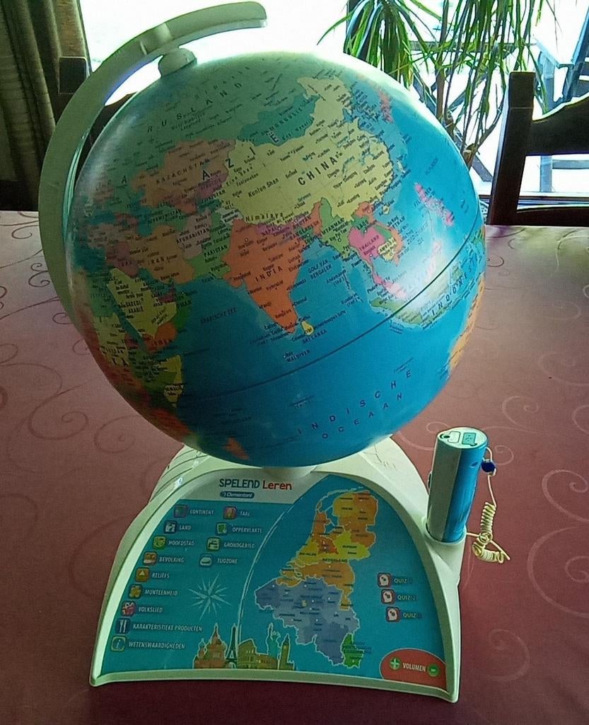 Wereldbol Spelend leren. Clementoni, Ophalen, Zo goed als nieuw, Ontdekken, Met geluid