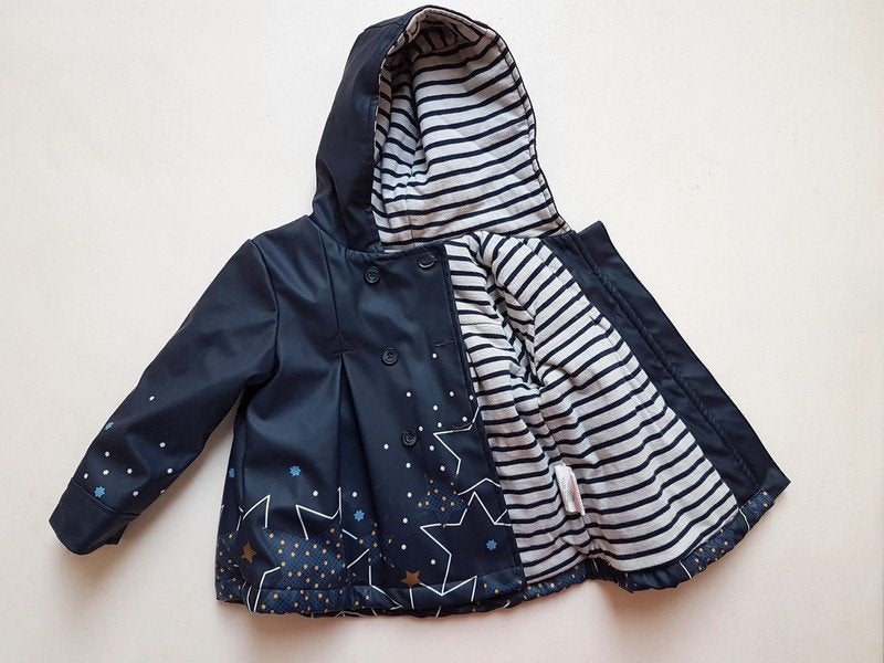 CATIMINI - Manteau en gomme bleu + étoiles - T.18 mois/80 cm, Enfants & Bébés, Catimini, Garçon ou Fille, Enlèvement ou Envoi