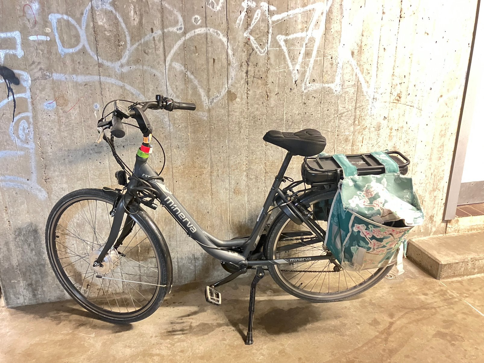 Elektrische Dames Fiets, Fietsen en Brommers, Minder dan 30 km per accu, Gebruikt, 47 tot 51 cm, Ophalen
