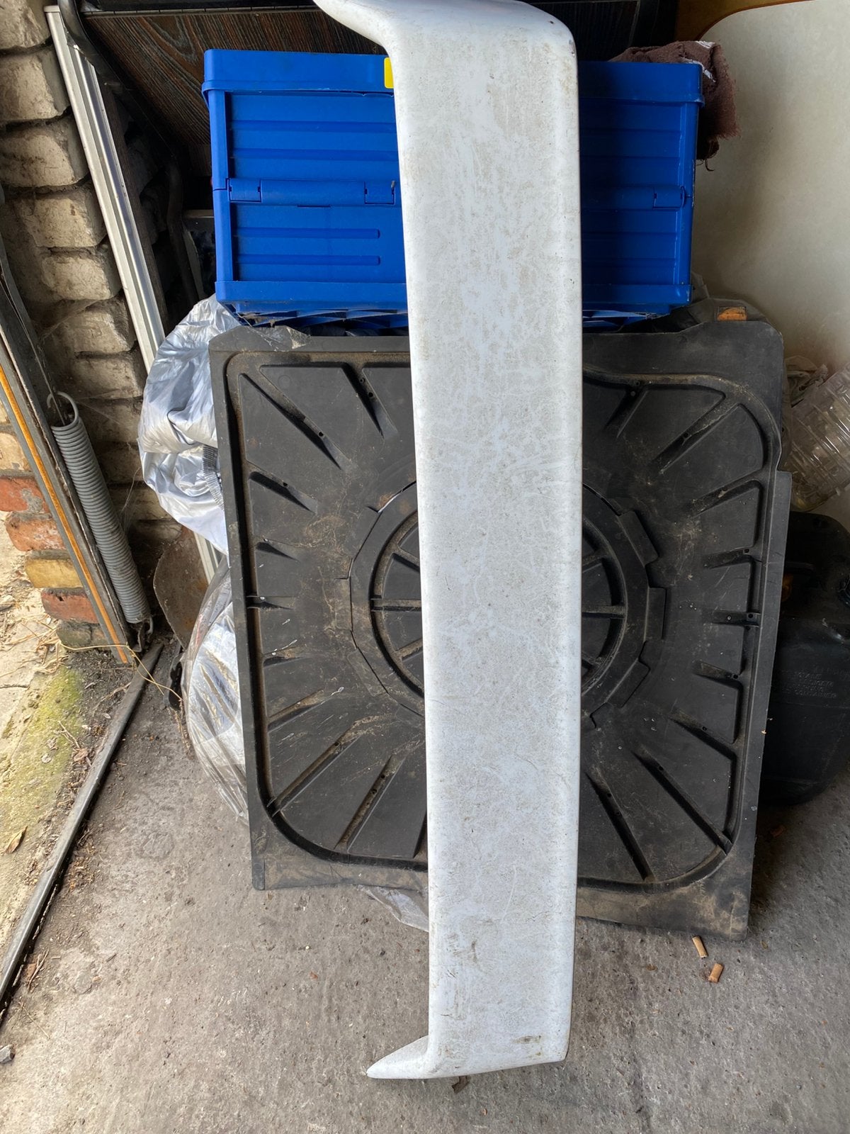 Mrecedes 190 koffer spoiler, Ophalen