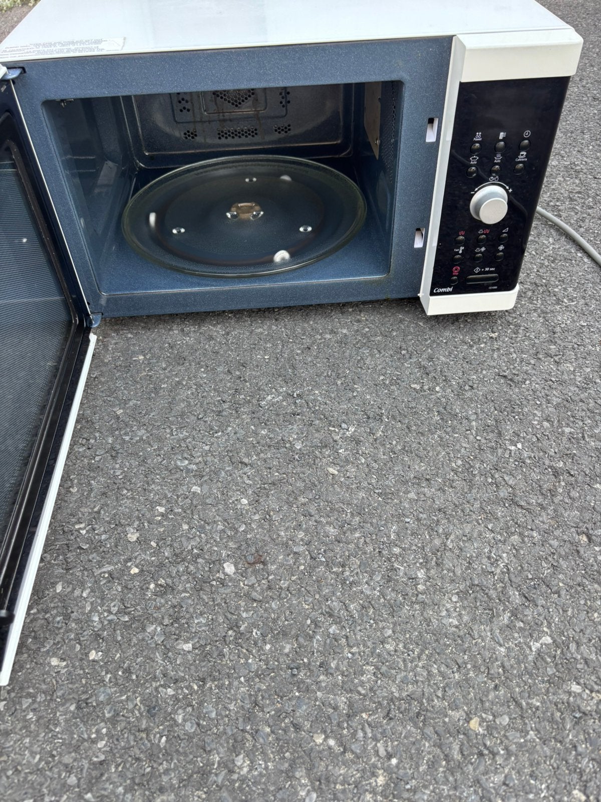 Goed werkende combi microgolf/oven tekoop., Elektronische apparatuur, Microgolfovens, Ophalen, Zo goed als nieuw