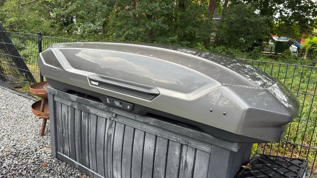 Te huur: Dakkoffer + dakdragers Tesla Model Y, Auto diversen, Dakdragers, Ophalen, Nieuw