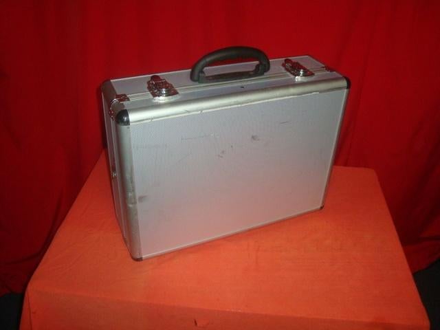 Utilisé : Case 2 à des fins diverses, Musique & Instruments, Boîtiers & Valises, Enlèvement ou Envoi, Utilisé