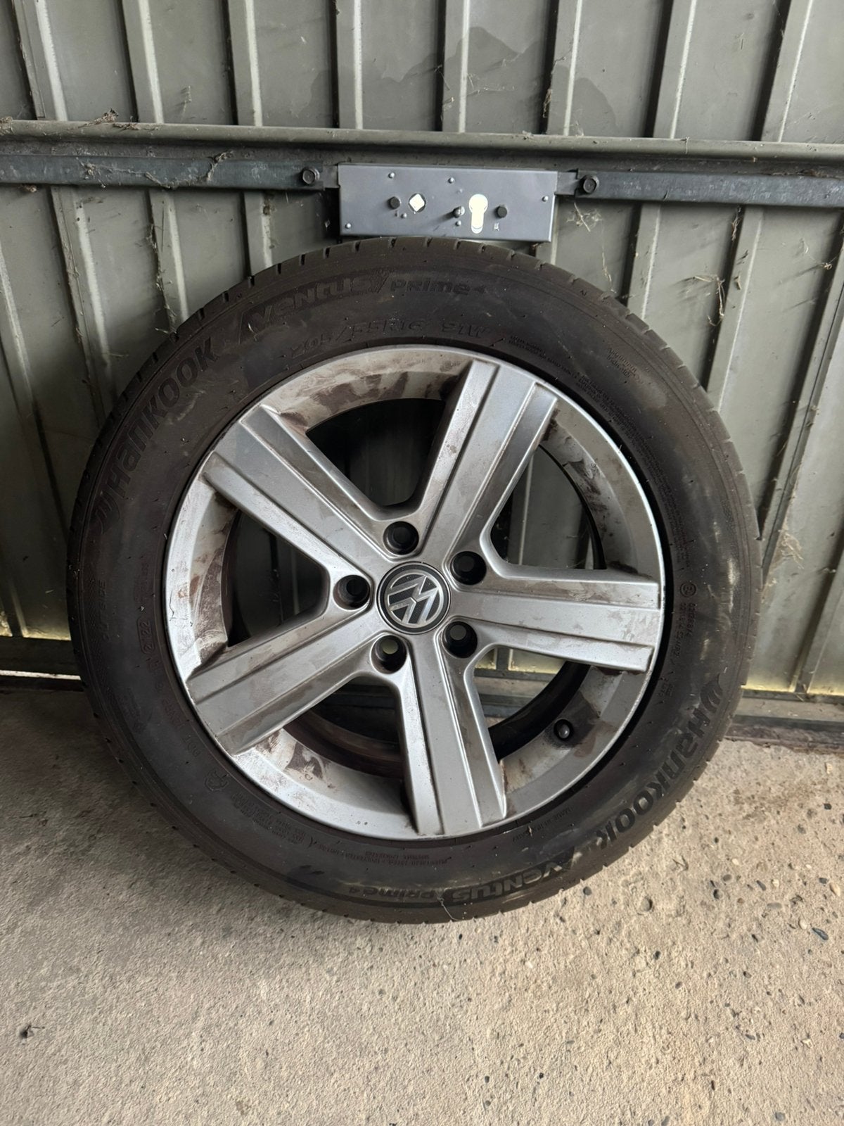 Original Vw 16 inch velgen+Hankook zomerbanden(205/55 R16), 16 pouces, Pneus été, Pneu(s), Enlèvement